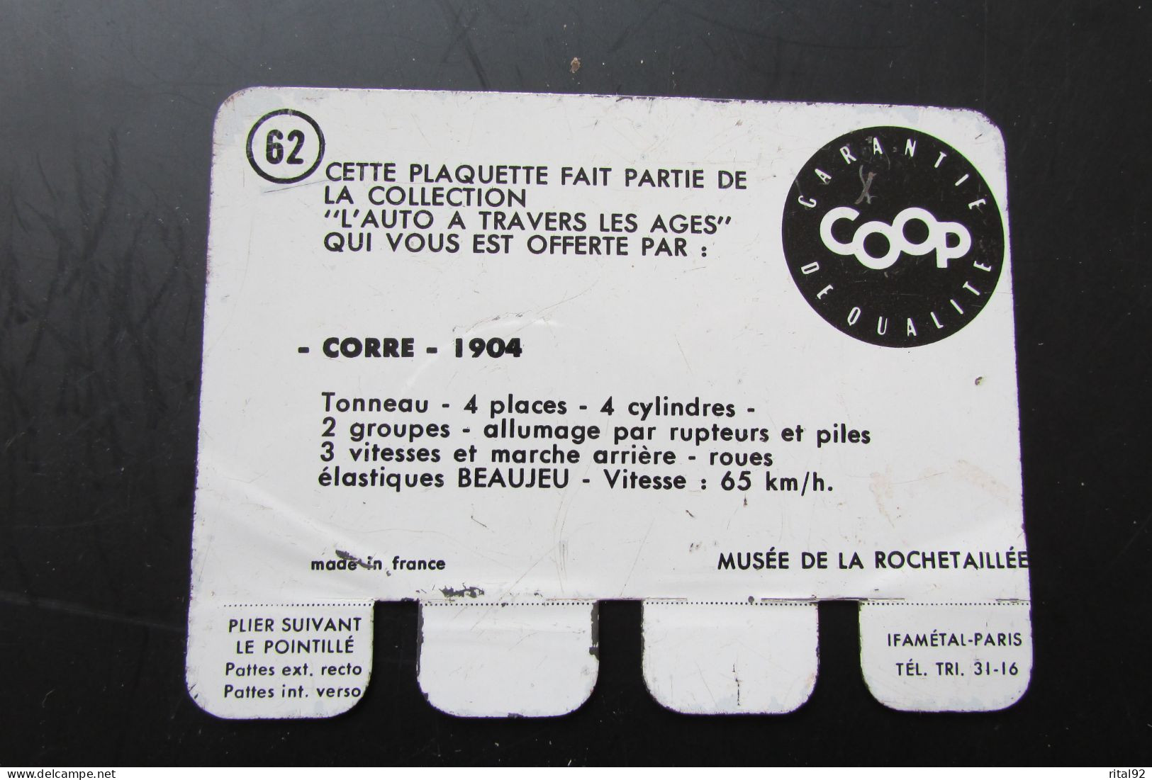 Plaque Publicitaire En Tôle "COOP" Série : "L' AUTO à Travers Les âges" - Blechschilder (ab 1960)