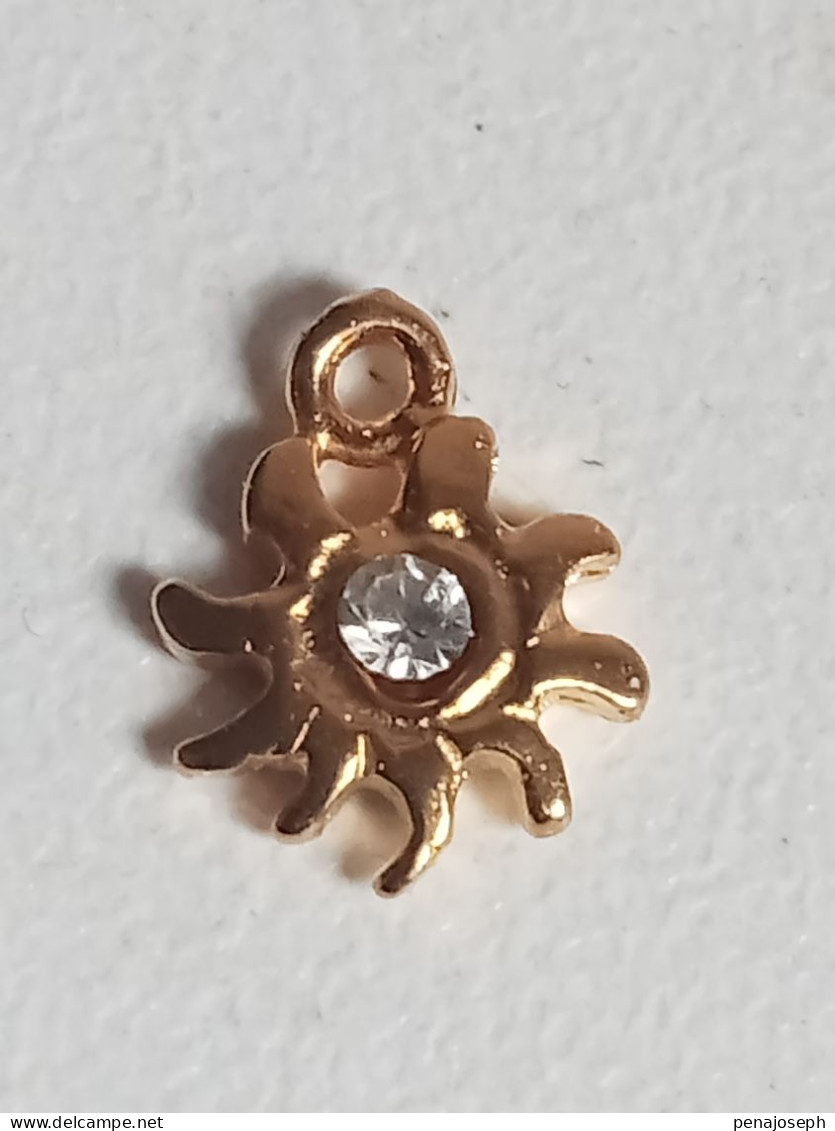 Petit Pendentif Soleil Diamètre 5 Mm - Anhänger