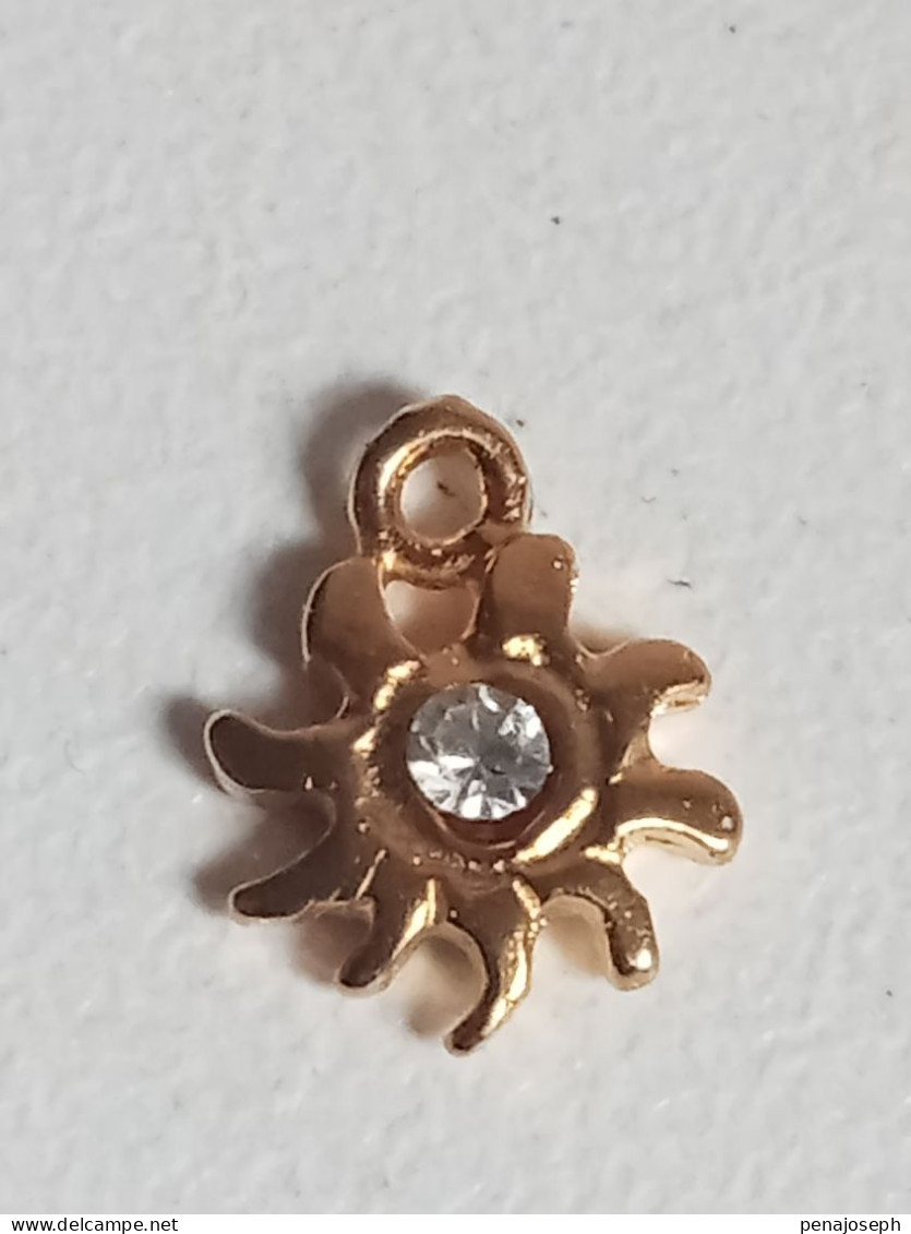 Petit Pendentif Soleil Diamètre 5 Mm - Pendentifs