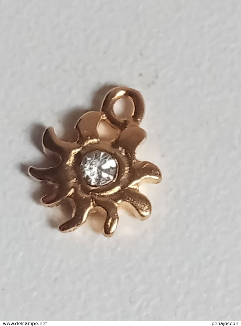 Petit Pendentif Soleil Diamètre 5 Mm - Anhänger