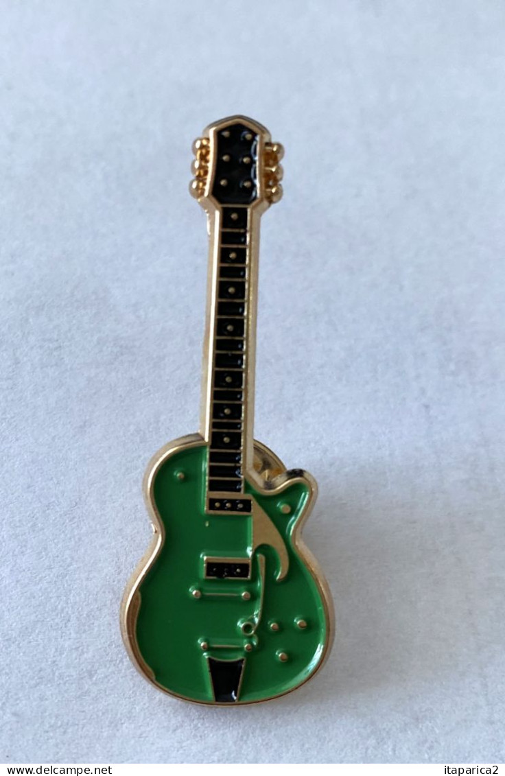 PINS MUSIQUE GUITARE VERTE / NEUF / 33NAT - Musique