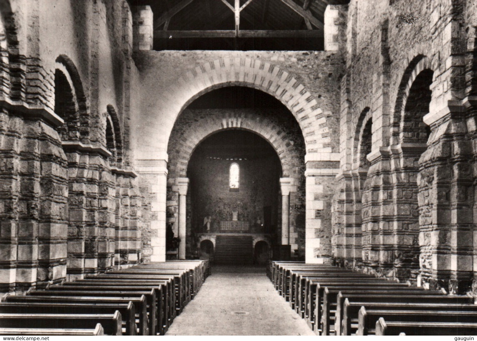 CPSM - St PHILBERT De GRAND-LIEU - Intérieur De L'église Carolingienne … LOT 2 CP - Saint-Philbert-de-Grand-Lieu