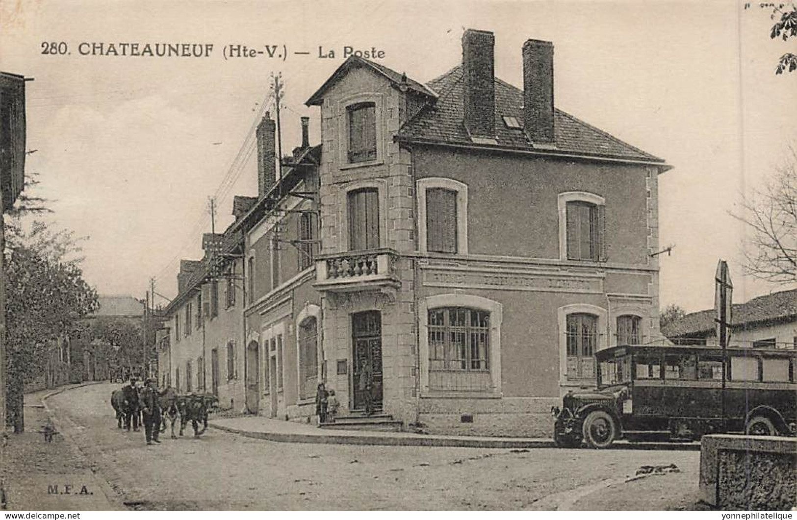 87 - HAUTE-VIENNE - CHATEAUNEUF - La Poste - Autobus - 10234 - Chateauneuf La Foret