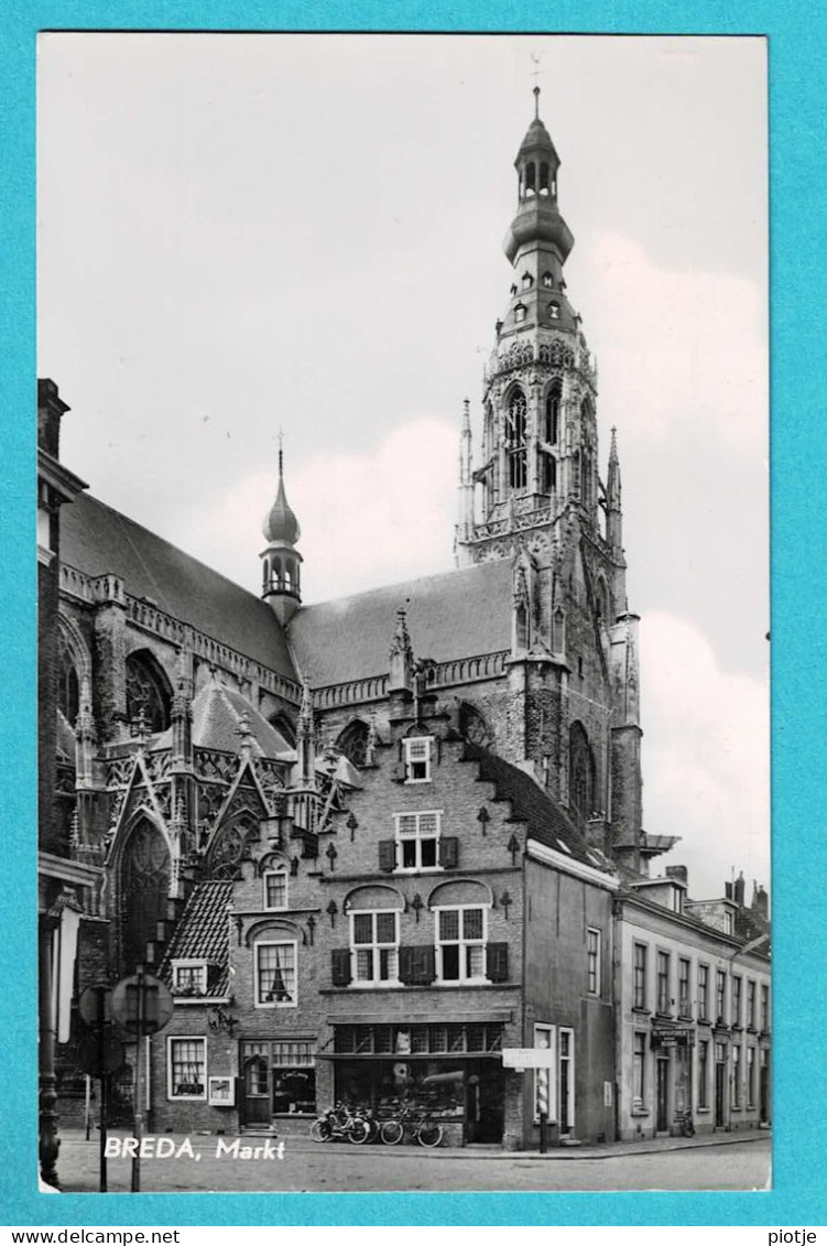 * Breda (Noord Brabant - Nederland) * (Bruna Utrecht 960) Markt, Grand'Place, Café, église, Kerk, Old, Photo - Breda