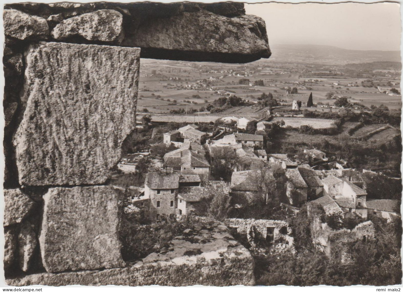 CPSM   OPPEDE LE VIEUX 84  Vue Prise Du Château - Oppede Le Vieux