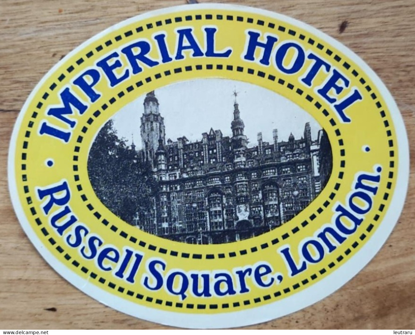 England London Russel Square Imperial Hotel Luggage Label Etiquette Valise - Etiquettes D'hotels