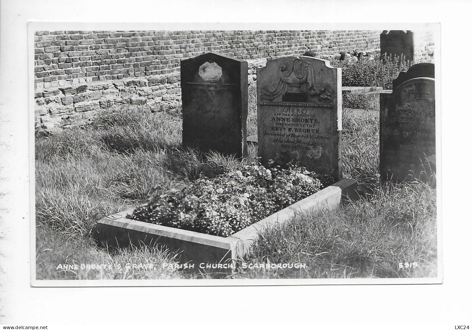 SCARBOROUGH. ANNE BRONTË 'S GRAVE. PARISH CHURCH. - Scarborough