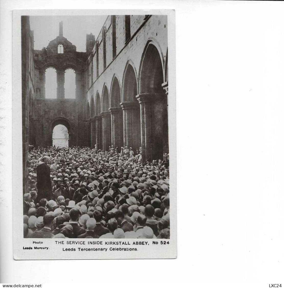 THE SERVICE INSIDE KIRKSTALL ABBEY. LEEDS TERCENTENARY CELEBRATIONS. - Leeds