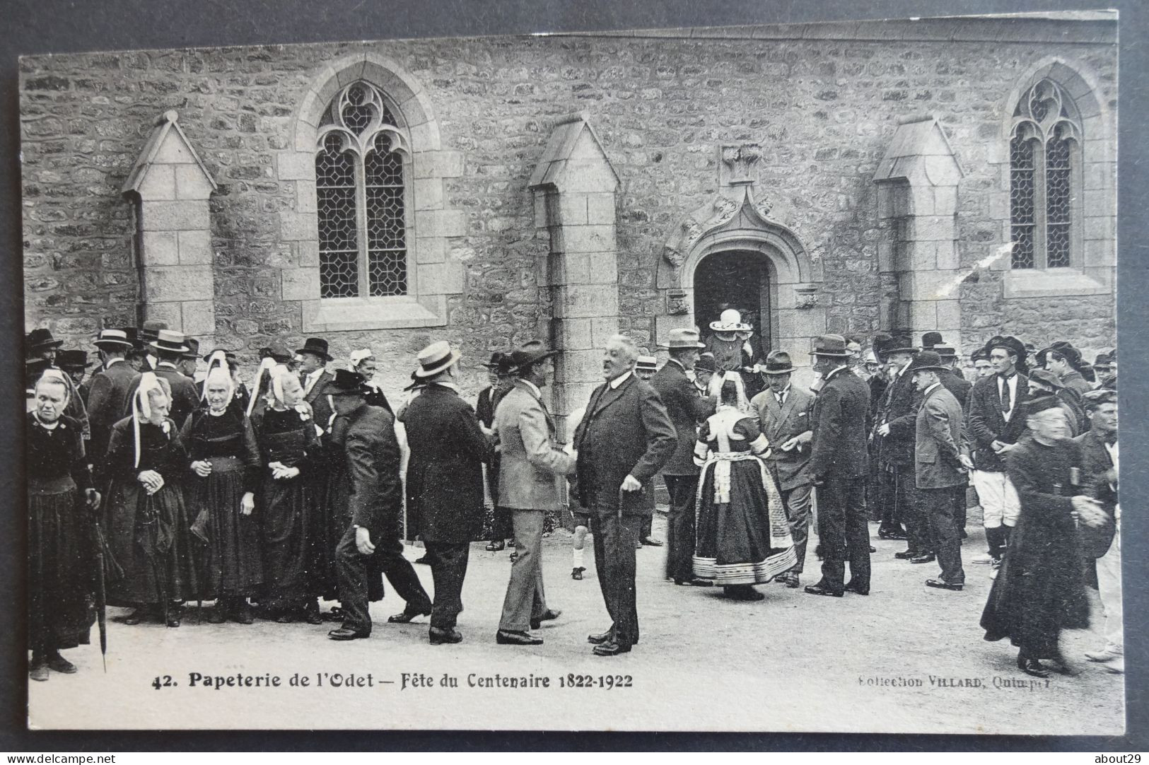 CPA 29 ERGUE GABERIC - Papeterie De L'Odet - La Fête Du Centenaire 1922 - Villard 42 - Sortie De Messe -  Réf. E 19 - Ergué-Gabéric