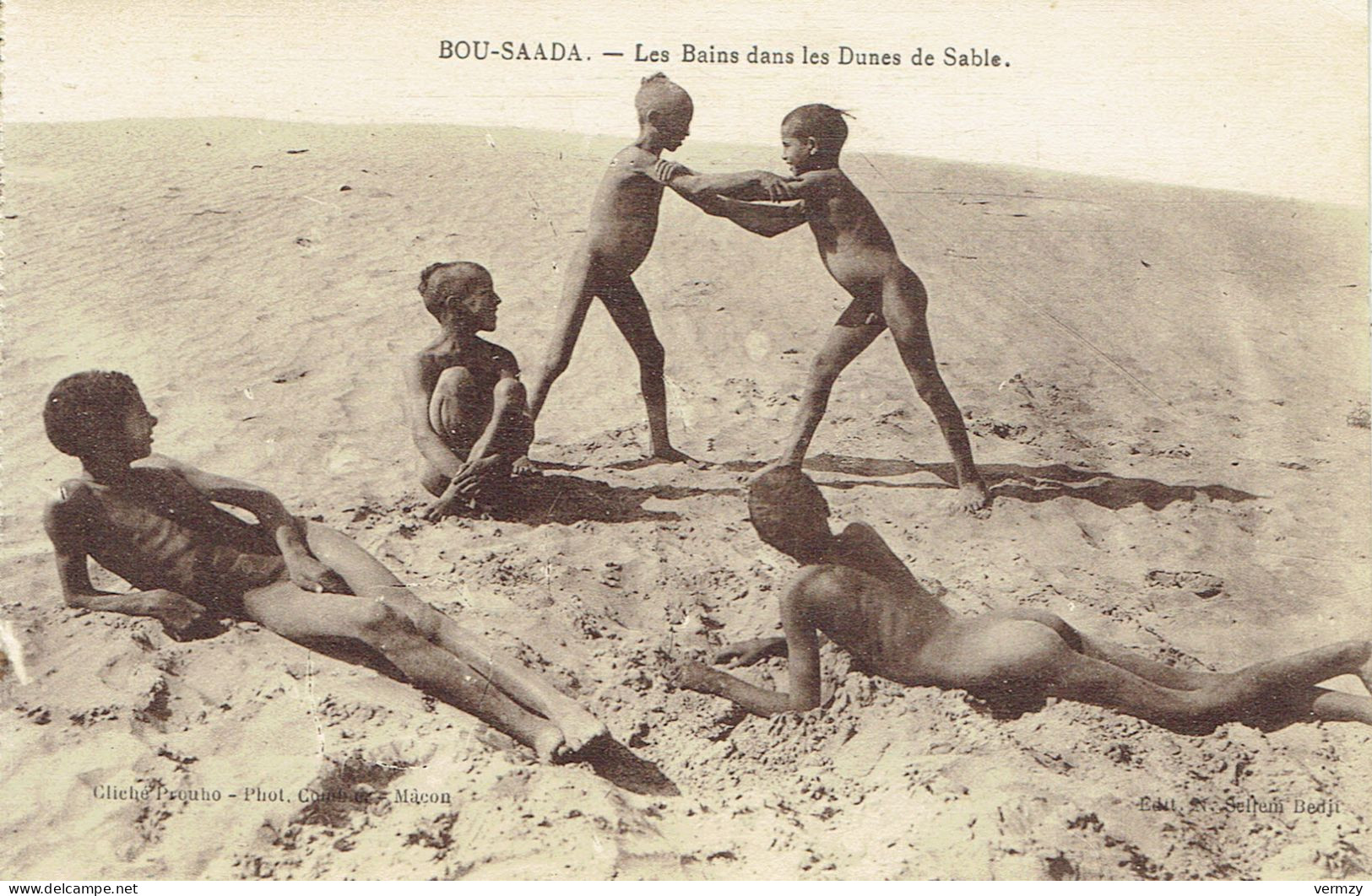 CPA  BOU-SAADA : Les Bains Dans Les Dunes De Sable - Children