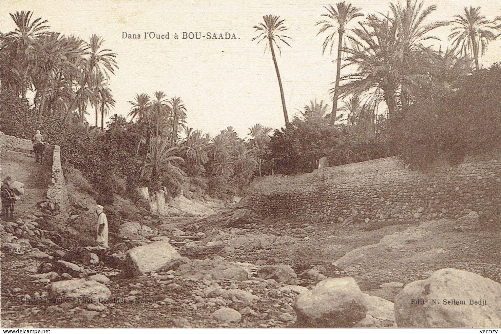 CPA  Dans L'Oued à BOU-SAADA - Kinder