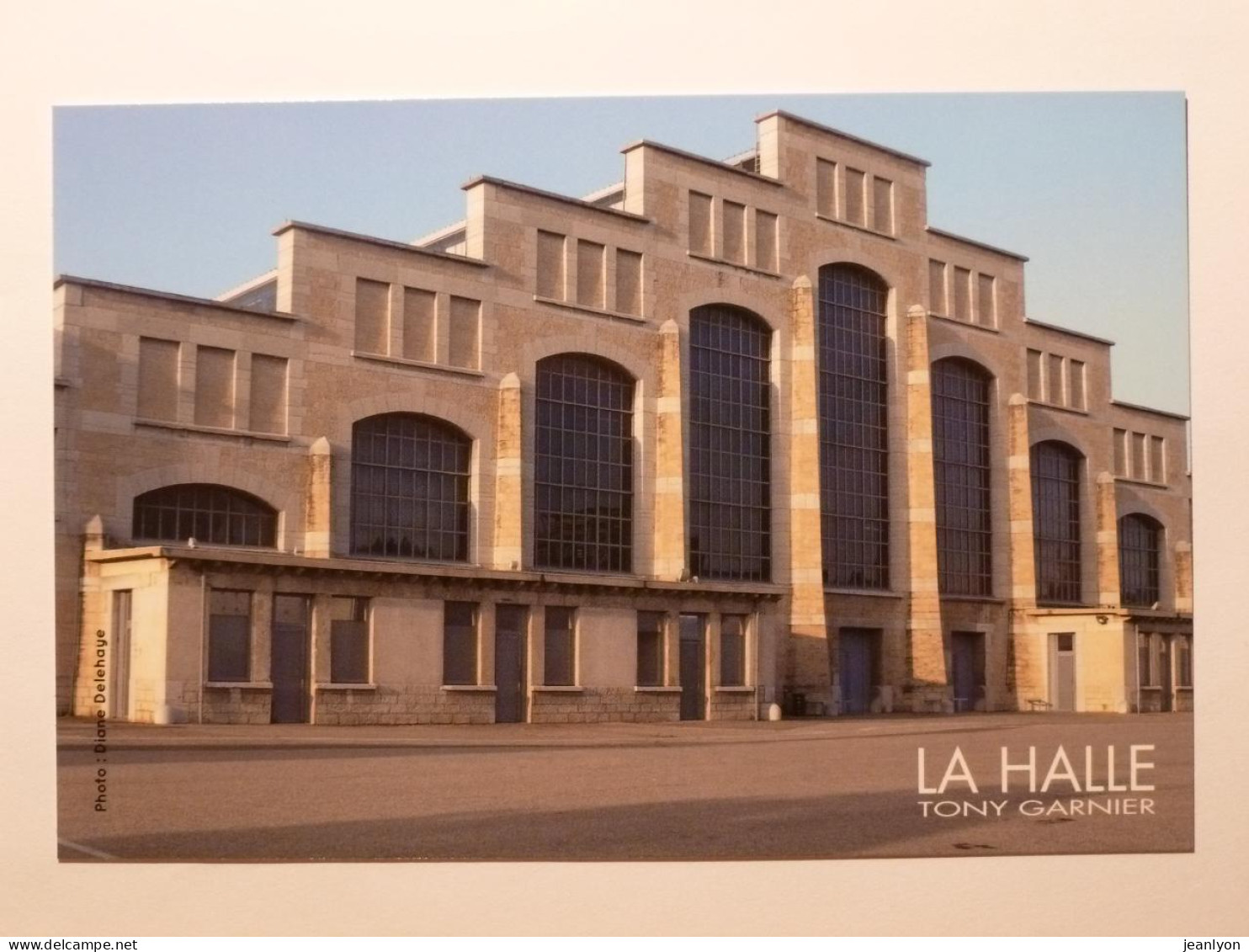 LYON (69/Rhône) - HALLE TONY GARNIER - Vue De La Façade / Batiment - Carte Publicitaire Programmation à La Halle - Lyon 7