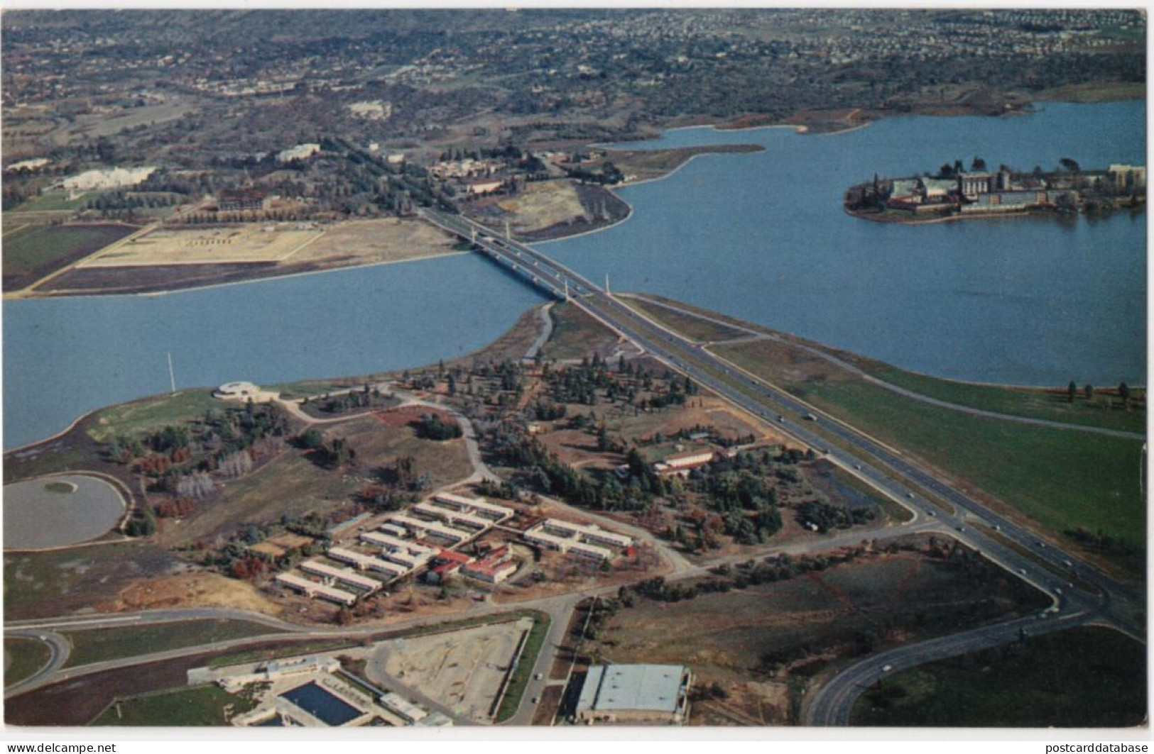 Looking South Over The Lake To Yarralumia And Deakin - Canberra - & Air View - Autres & Non Classés