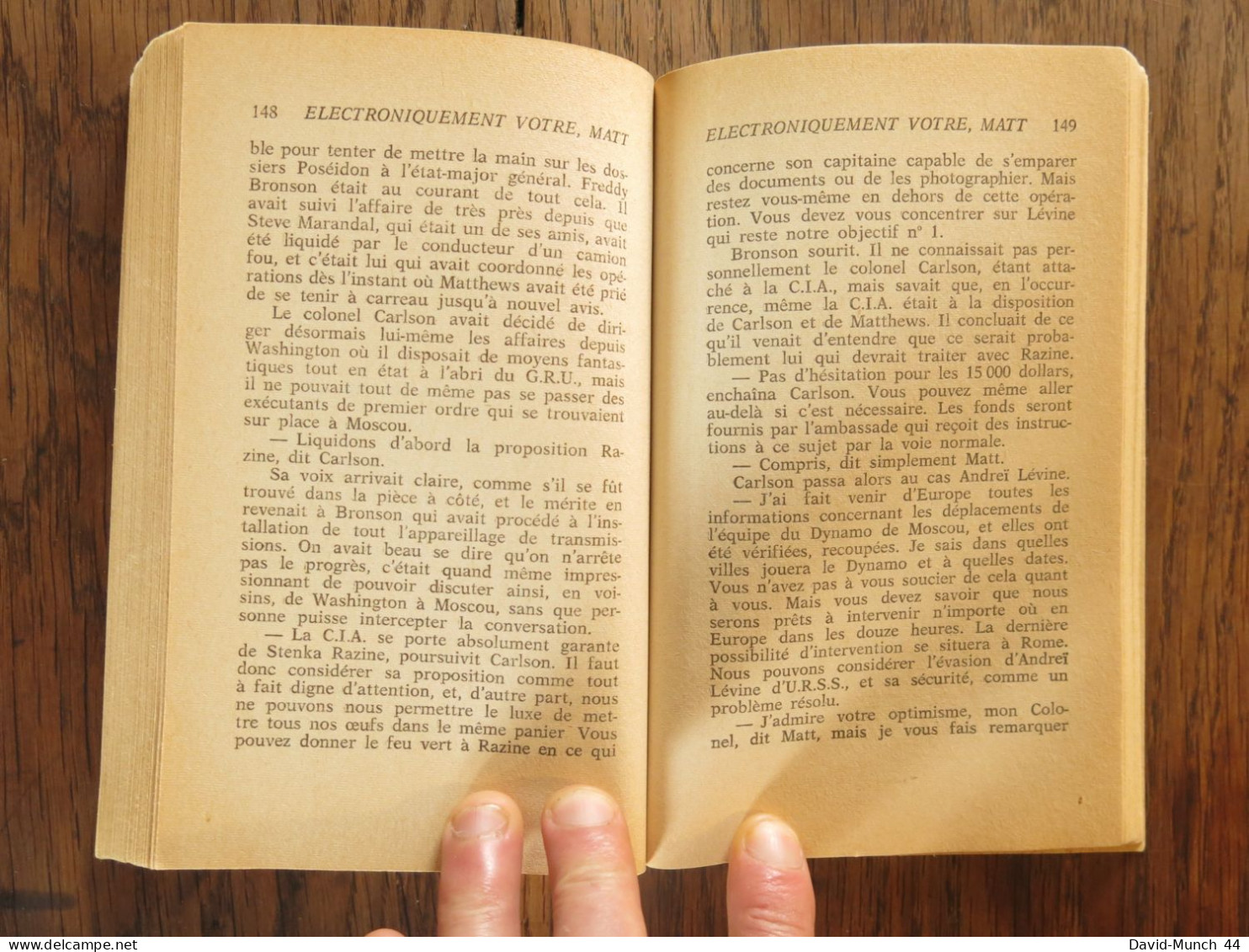 Electroniquement vôtre de Matt de François Chabrey. Fleuve Noir, Espionnage. 1974