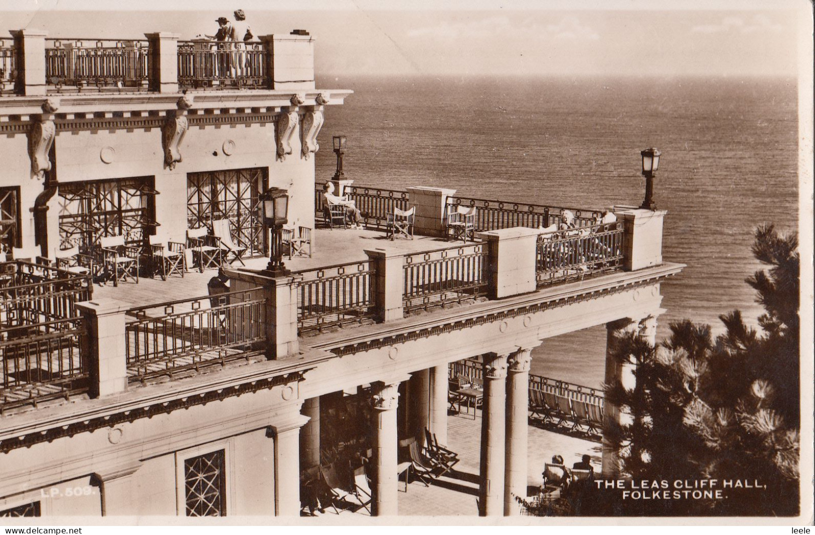 CB65. Vintage Postcard. The Leas Cliff Hall, Folkestone, Kent - Folkestone