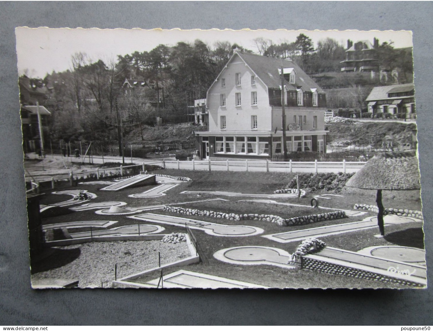 CP 76 Seine Maritime VEULETTES SUR MER Prés Cany Barville - Le Golf Miniature Et Le Restaurant Bar Tabac M. Niquet 1950 - Cany Barville