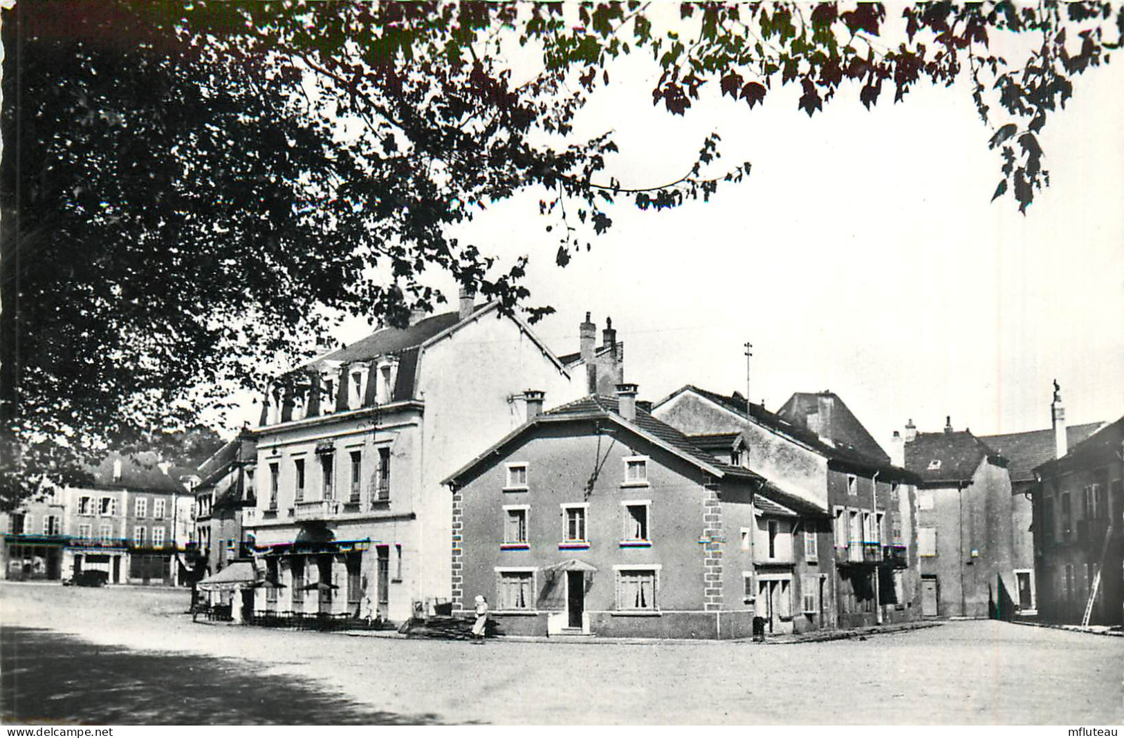 70* ST LOUP S/SEMOUSE  Place Du Gravier  (CPSM Format 9x14cm)       RL43,0100 - Saint-Loup-sur-Semouse