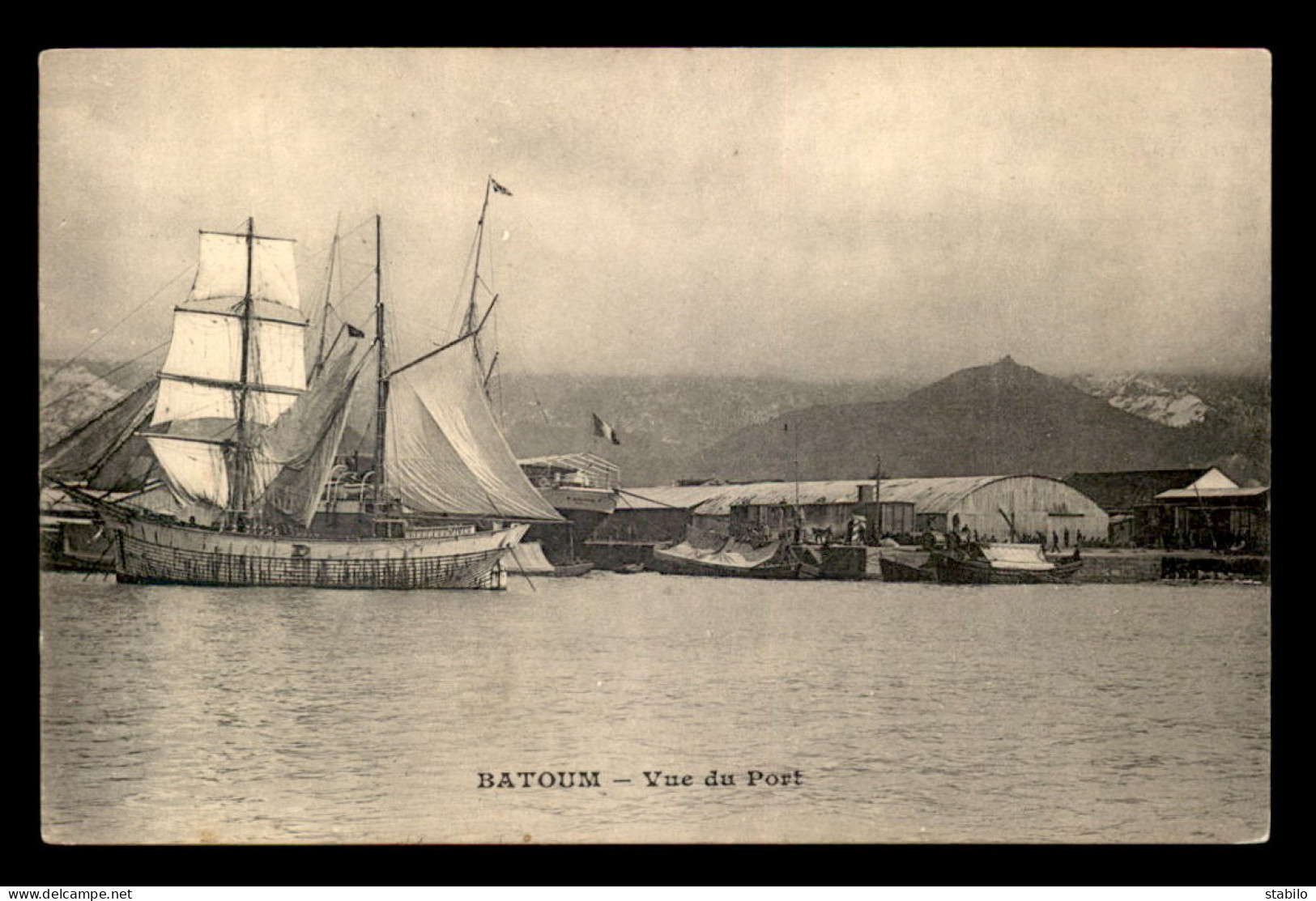 GEORGIE - BATOUM - VUE DU PORT - VOILIER - Géorgie