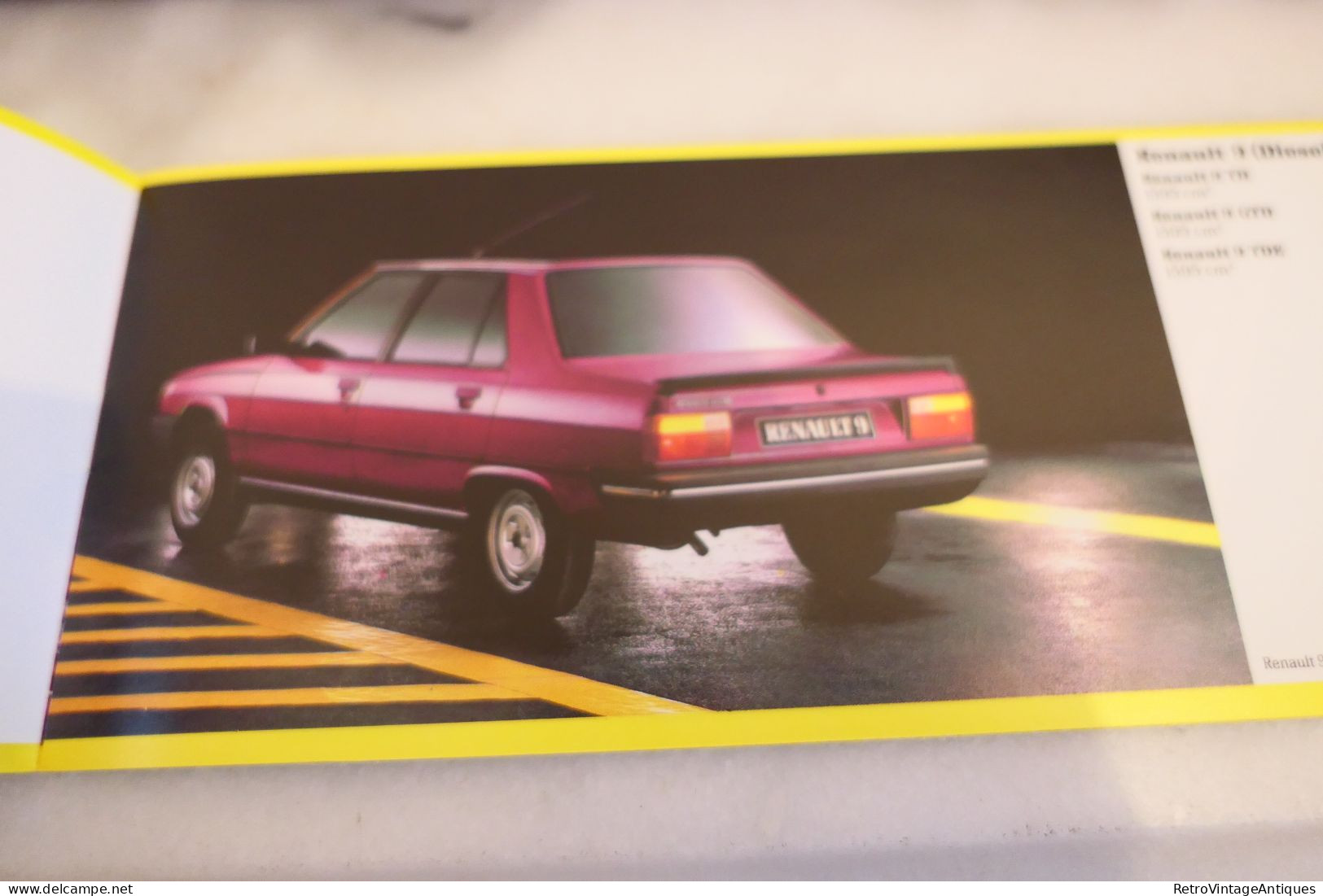 RENAULT CATALOGUE 1984 CARS 4 5 9 11 18 FUEGO 20 30 Alpine 4f6 Rodeo 5 Jeep CJ7 Trafic Master 21/9,5cm - Pubblicitari