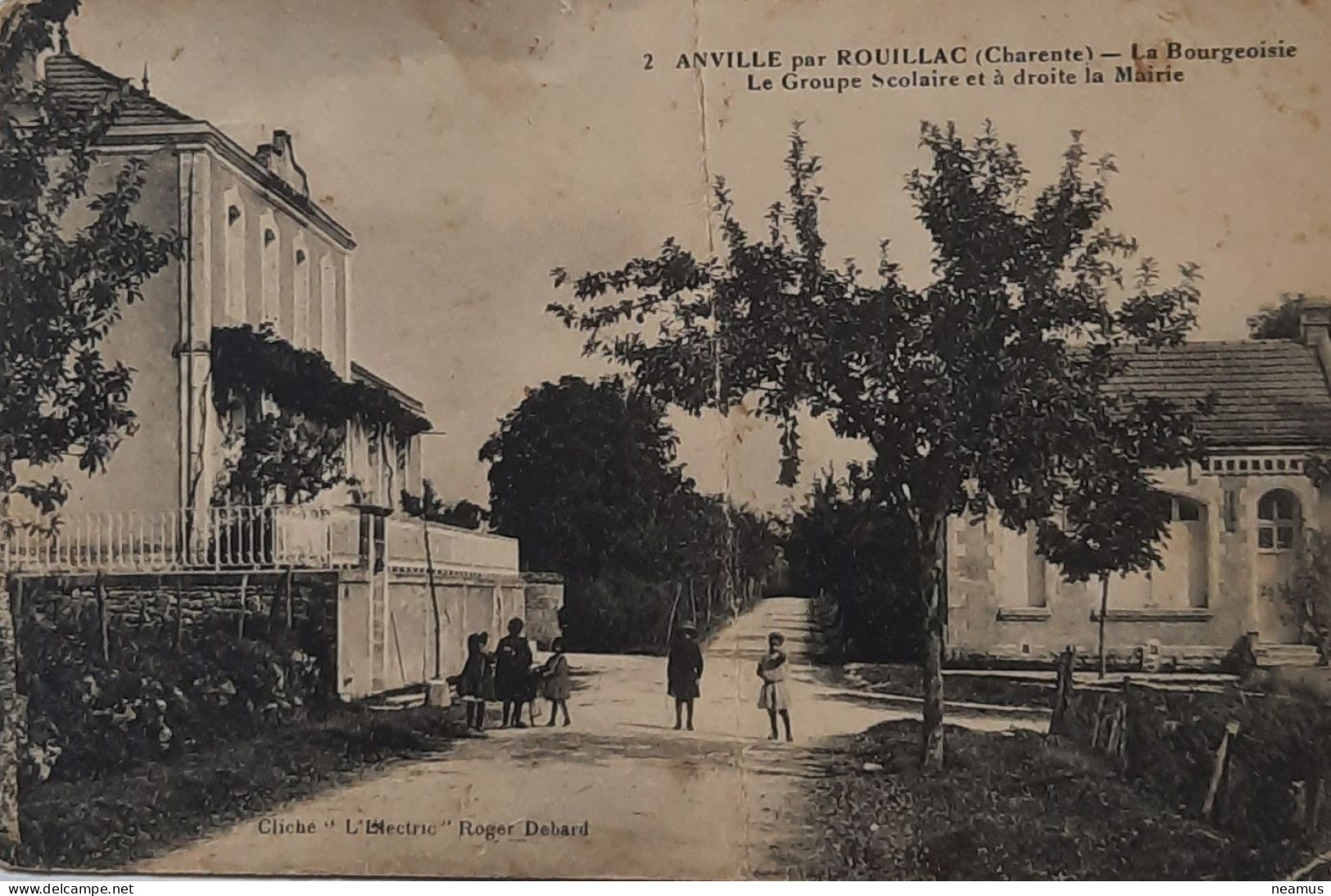 Rouillac Anville Ecole Et Mairie La Bourgeoisie - Rouillac