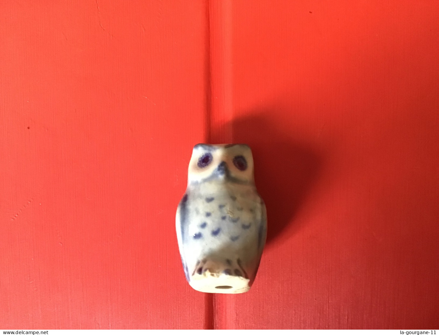 Fève Du Midi Trouée CHOUETTE BLEU-BLANC / Hibou  2,2 X 1,5 Cm - Animaux