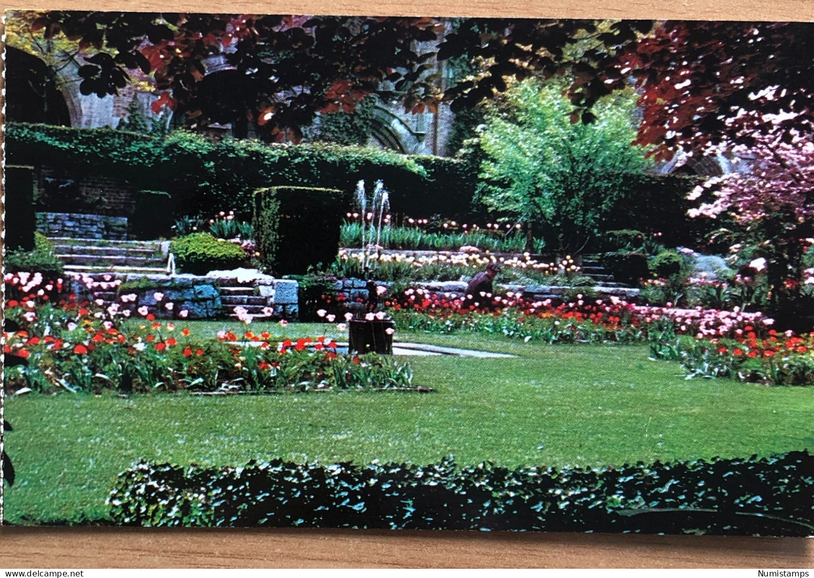 Flower Garden, U. S. Military Academy West Point, N. Y. (c180) - Parques & Jardines