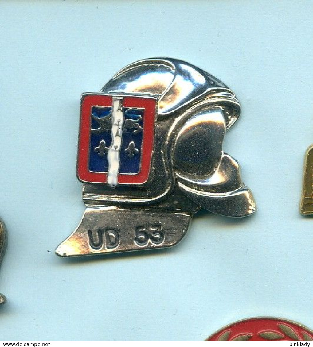 Rare Pins Pompier Casque Ud 53 En 3 D Fr616 - Bomberos