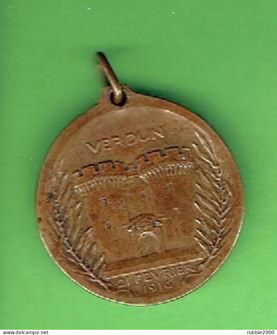 Médaille Commémorative De Poilu "Verdun / On Ne Passe Pas / 21 Février 1916" GRAVEUR VERNIER GUERRE 1914 1918 - France