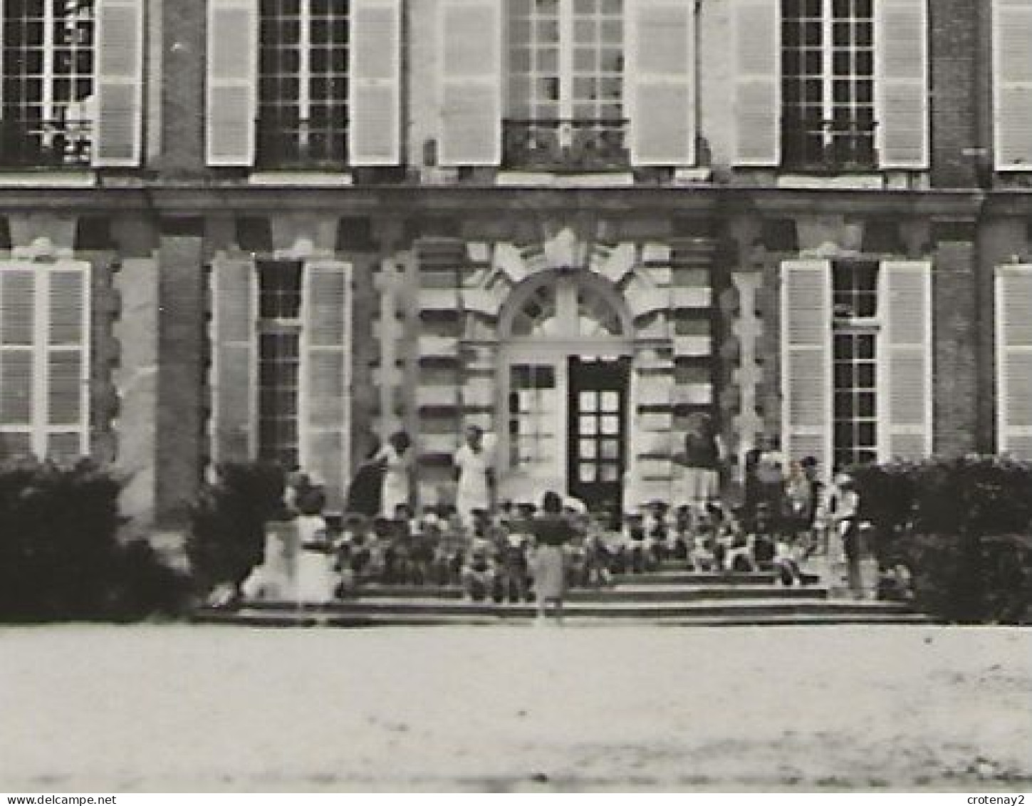 77 DAMMARIE LES LYS Oeuvres Vacances Populaires Enfantines D' IVRY Château Du Bréau Camion Ancien Enfants Sur L'escalier - Dammarie Les Lys