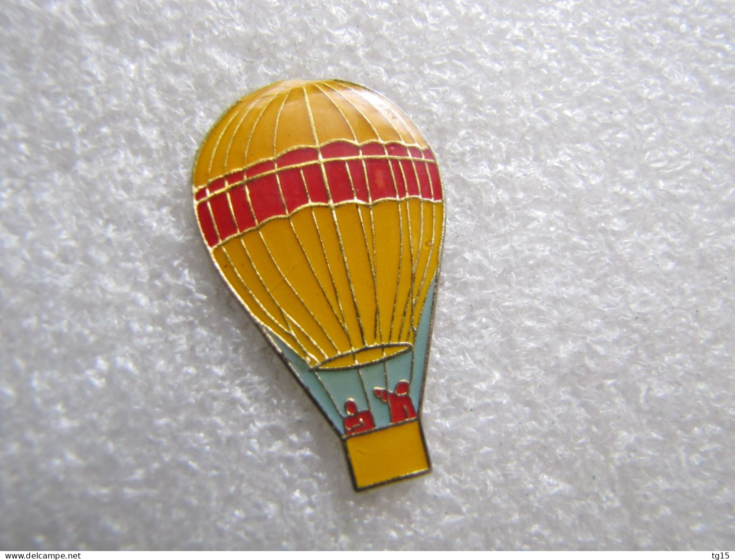 PIN'S    MONTGOLFIERE   BALLON - Airships