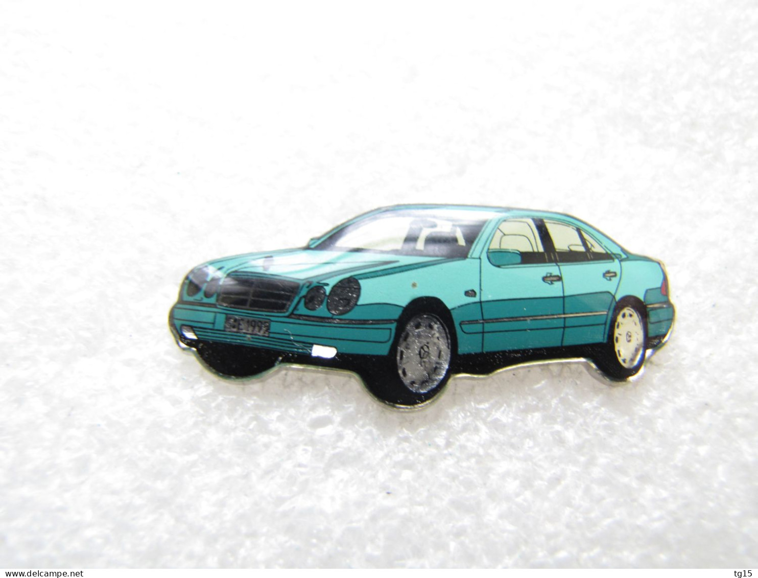 PIN'S    MERCEDES-BENZ  CLASSE E 1995 - Mercedes