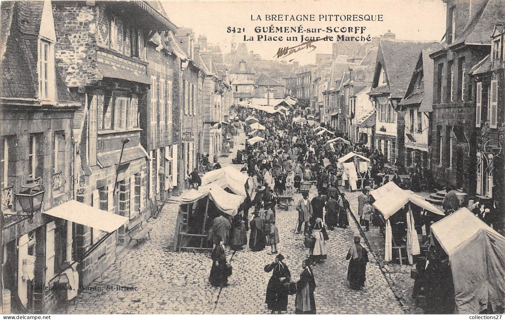 56-GUEMENE-SUR-SCORFF- LA PLACE UN JOUR DE MARCHE - Guemene Sur Scorff