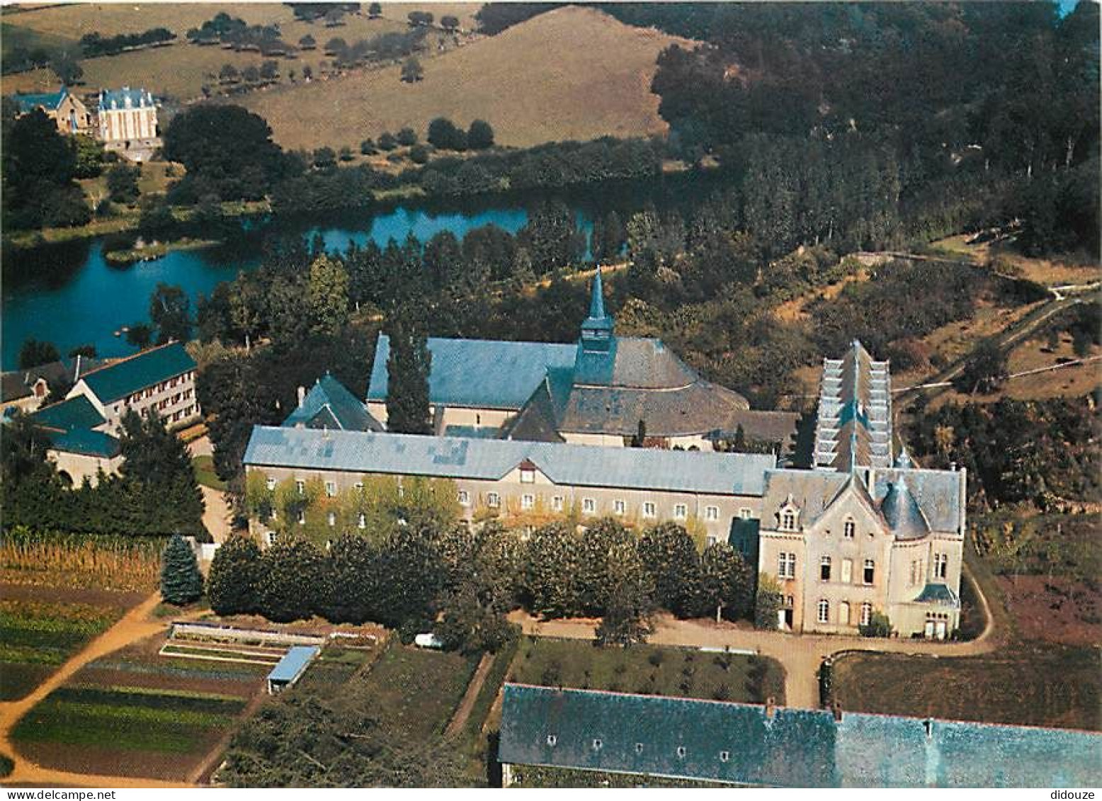 53 - Entrammes - Abbaye Notre-Dame De Port Du Salut - Vue Aérienne  Façade Sud - CPM - Voir Scans Recto-Verso - Entrammes