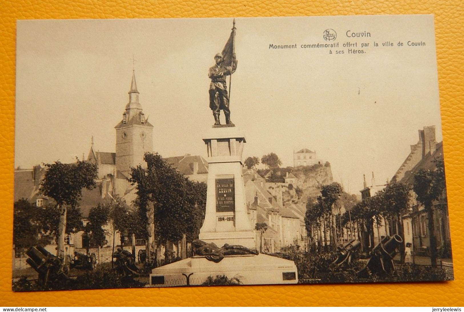 COUVIN  -  Monument Commémoratif Offert Par La Ville De Couvin à Ses Héros - Couvin