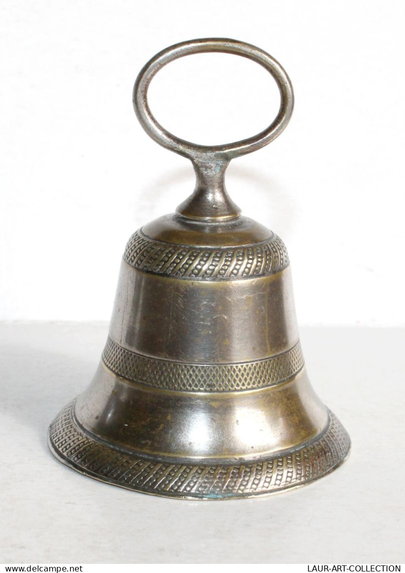 JOLIE ANCIENNE CLOCHE DE TABLE, CLOCHETTE, TINTENELLE En LAITON ARGENTÉ Et GRAVÉ / ART DE LA TABLE & DECORATIF (1102.27) - Bells