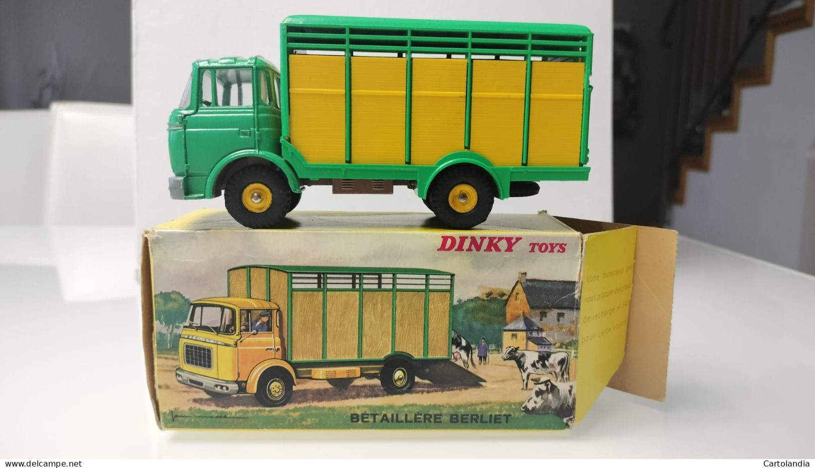 DINKY TOYS France 577 Berliet GAK Camion Bétaillère Vaches Neuf Boite - Autres & Non Classés