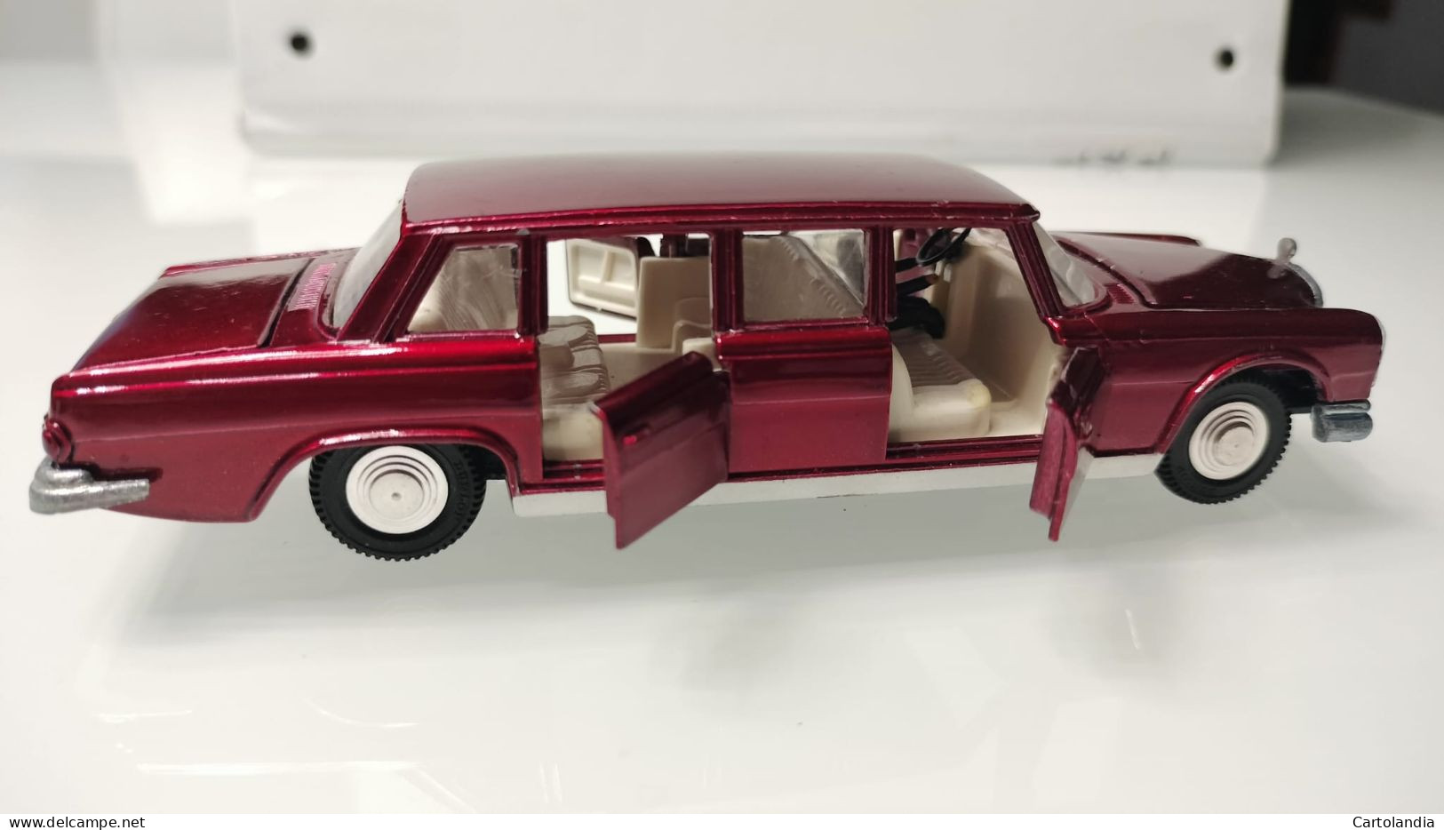 DINKY TOYS MERCEDES-BENZ 600 LIMO (COD. 128) 1:43