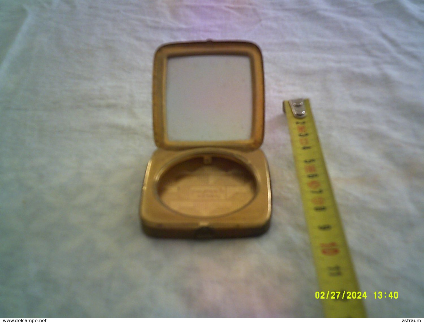 Jolie Boite Maquillage Dorée( Poudre + Miroir )- D'orsay Paris - Largeur 5cm ( Pas De Poudre ) - Beauty Products