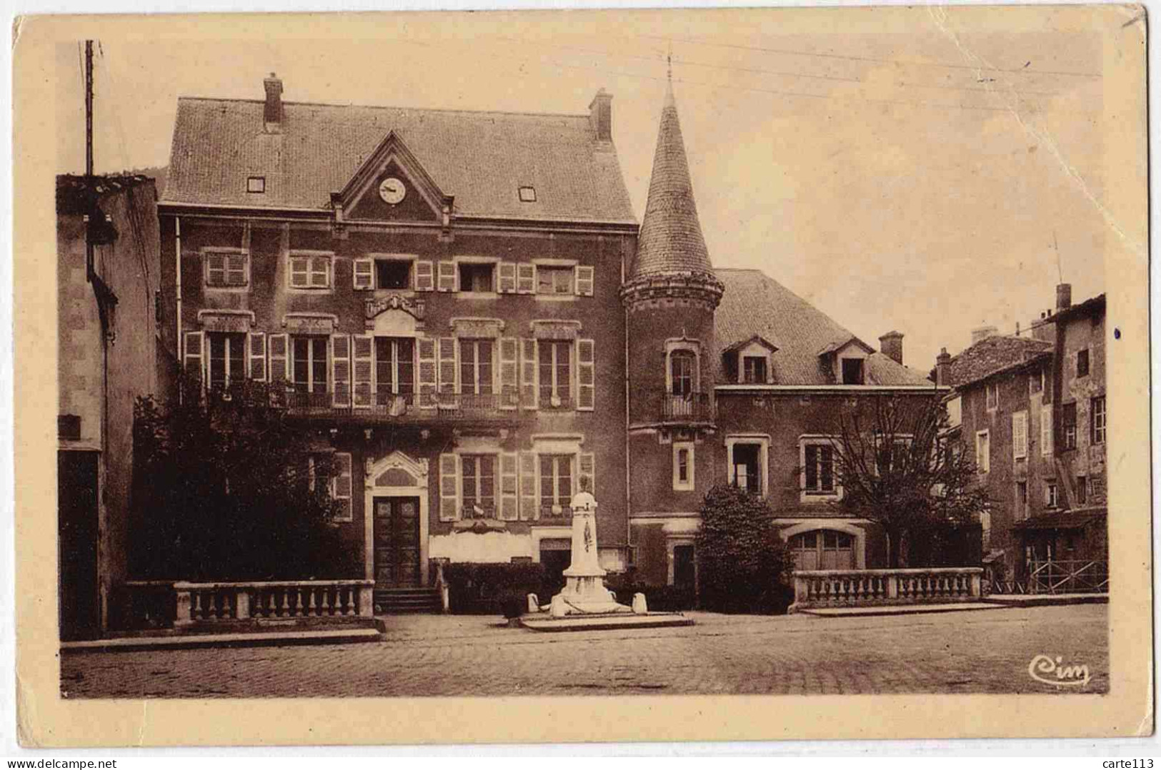 42 - B33270CPA - BOURG ARGENTAL - Hotel De Ville Et Monument Aux Morts - Bon état - LOIRE - Bourg Argental