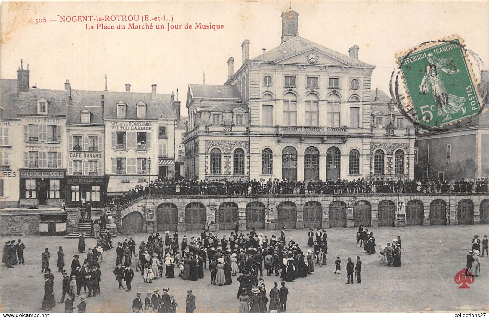 28-NOGENT-LE-ROTROU- LA PLACE DU MARCHE UN JOUR DE MUSIQUE - Nogent Le Rotrou