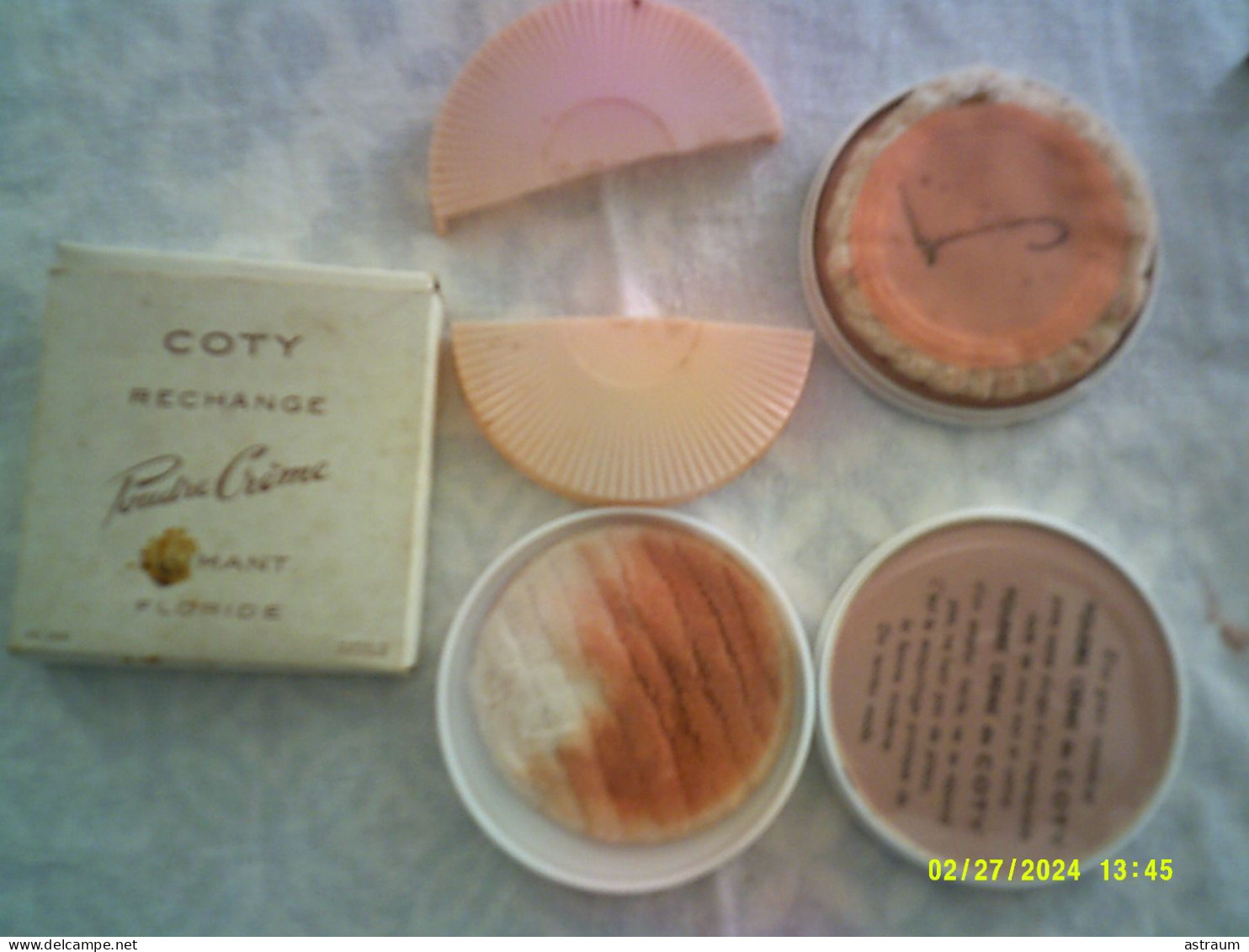 Boite Ancienne Maquillage + Recharge Neuve - Coty 1960 (poudre  Creme L'aimant)- Diametre 7cm,hauteur 1,5cm - Beauty Products