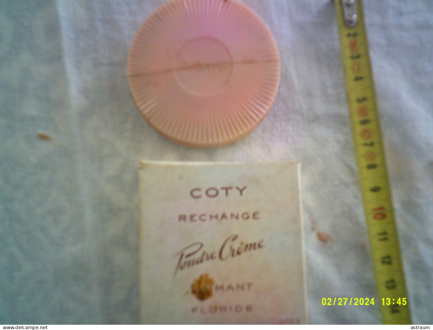 Boite Ancienne Maquillage + Recharge Neuve - Coty 1960 (poudre  Creme L'aimant)- Diametre 7cm,hauteur 1,5cm - Beauty Products