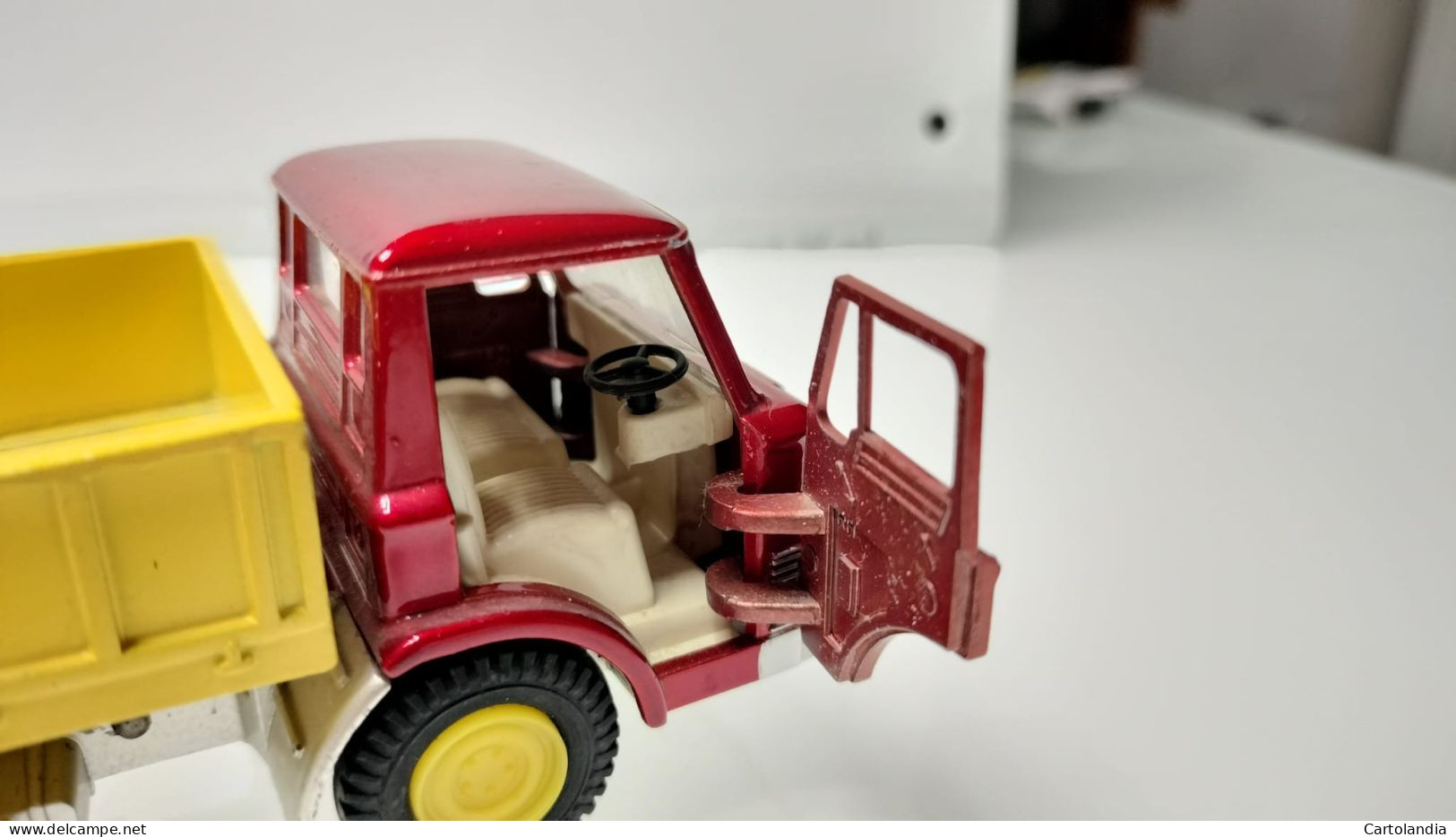 DINKY TOYS 438 FORD D 800 TIPPER DUMPER - RED