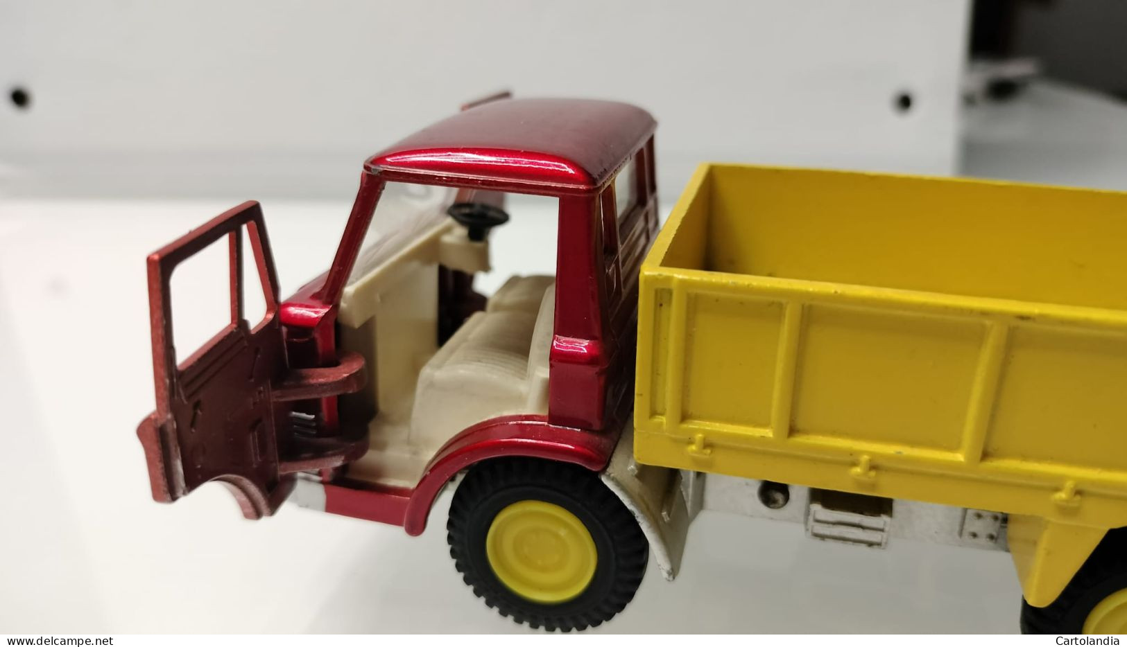 DINKY TOYS 438 FORD D 800 TIPPER DUMPER - RED