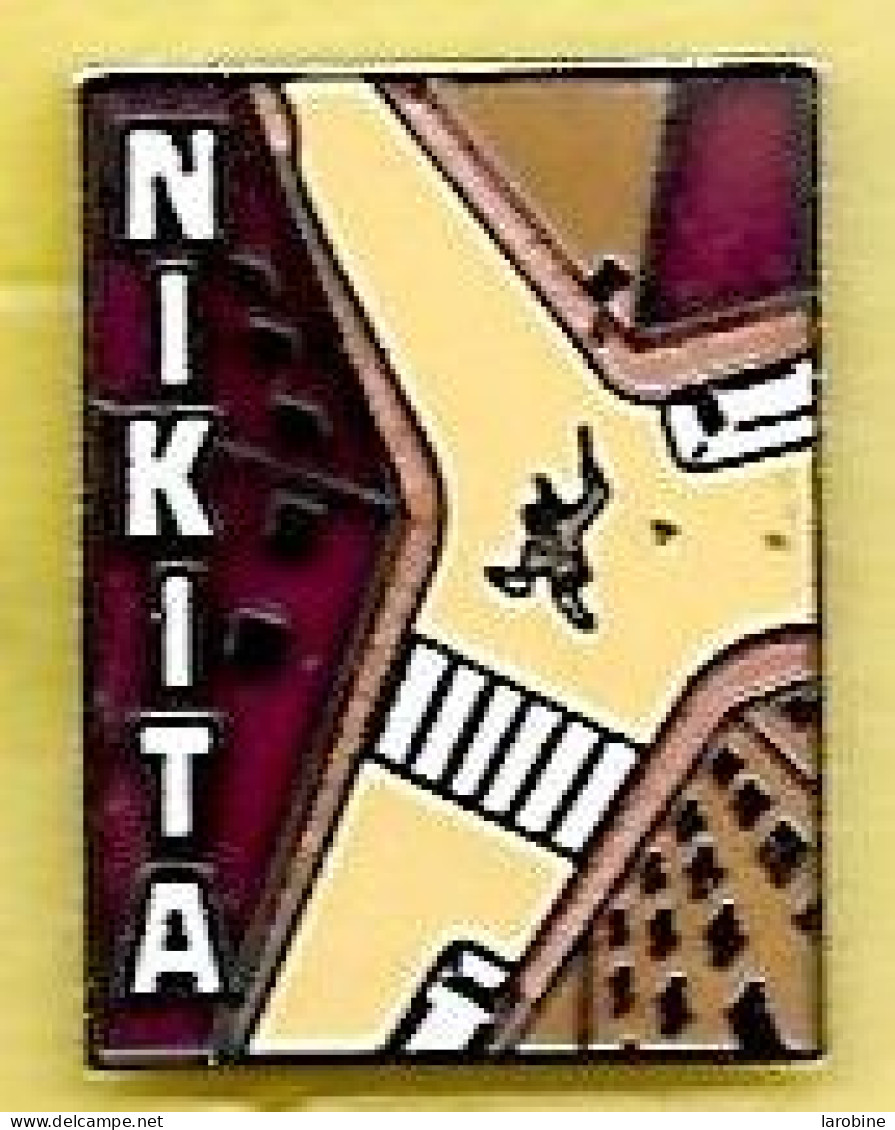 @@ Cinéma Film NIKITA De Luc Besson Signé ANANAS EGF @@ci16 - Cinema