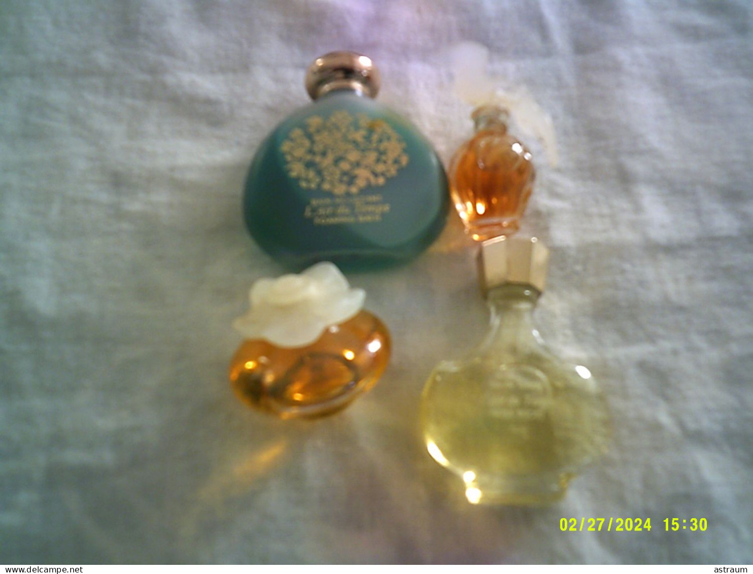 Joli Lot De 4 Miniature Ancienne - Nina Ricci - L'air Du Temps Etc Dont 1 Bain Moussant 15ml - Miniaturen Flesjes Dame (met Doos)