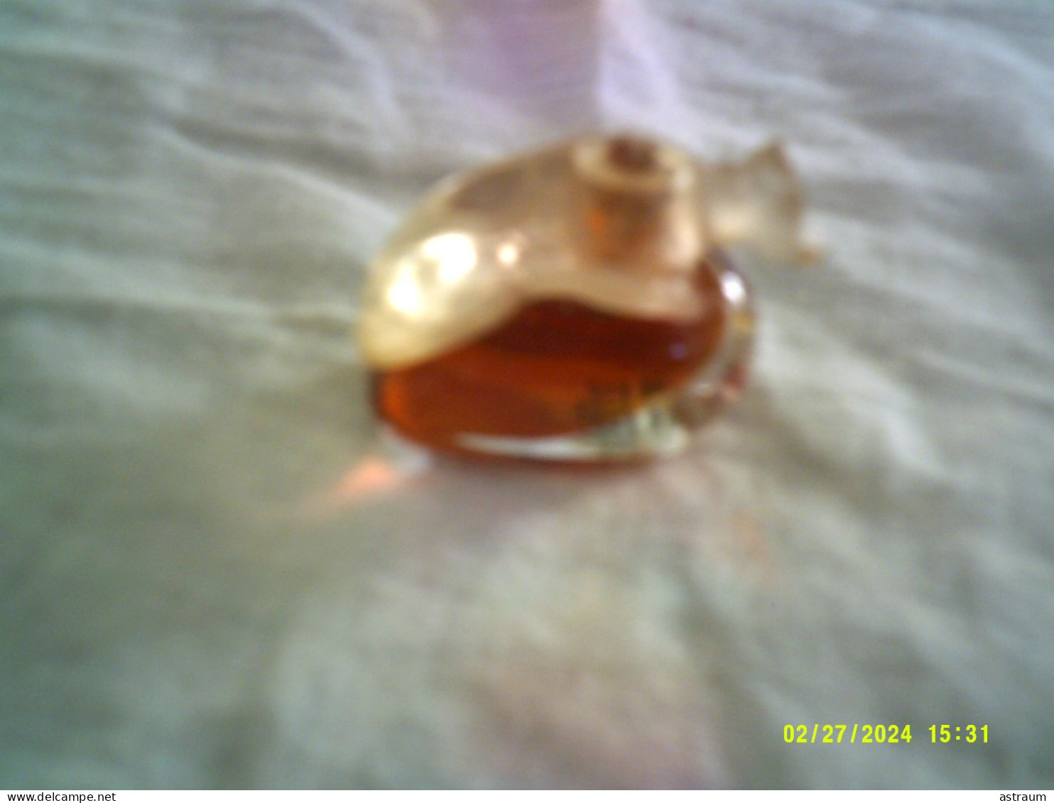 Joli  Miniature Ancienne  - Gale Hayman - Beverly Hills - Glamour Parfum - 5ml - Miniatures Femmes (sans Boite)