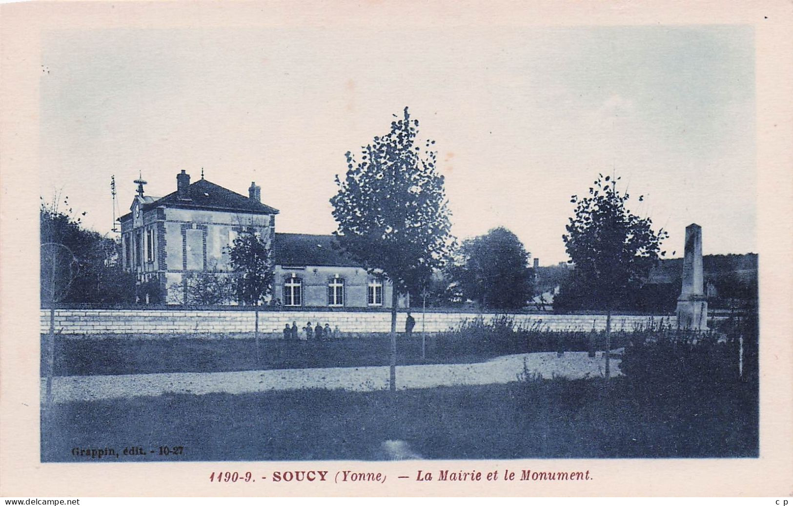 Soucy - Mairie Et Monument - CPA °Jp - Soucy