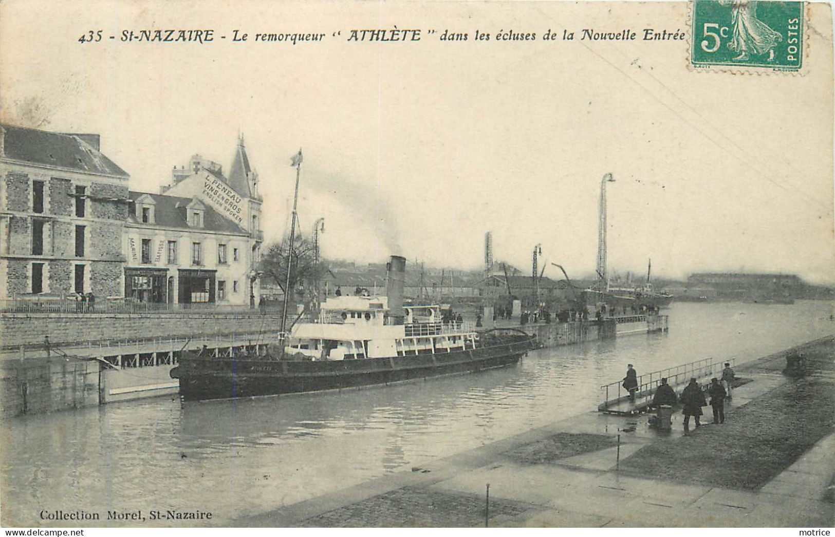 SAINT NAZAIRE - Le Remorqueur "Athlète" Dans Les écluses De La Nouvelle Entrée Du Port. - Tugboats