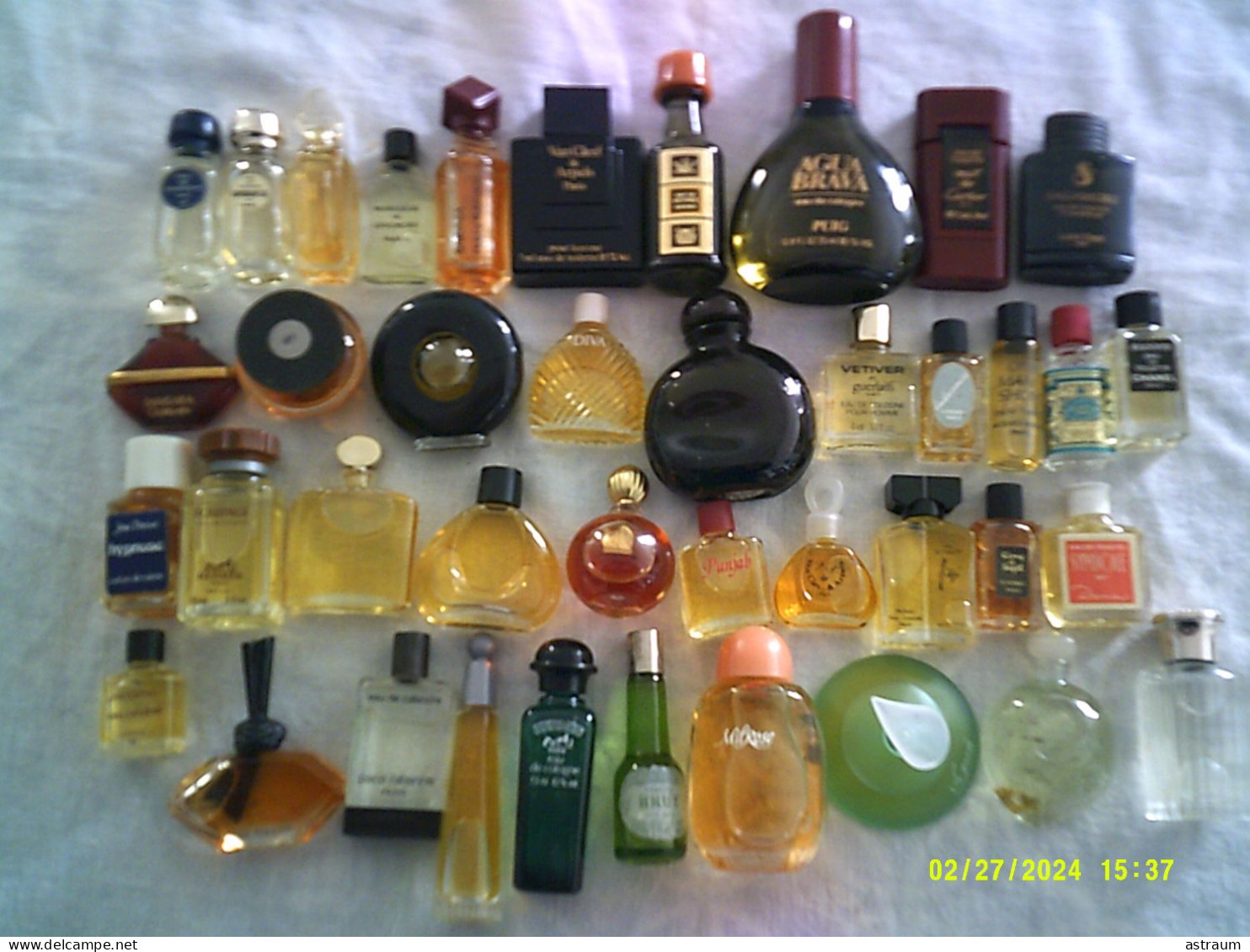 Superbe Lot De 40 Miniature Ancienne  Pleine - Pas De Double - Description Ci Dessous - Miniatures Womens' Fragrances (without Box)